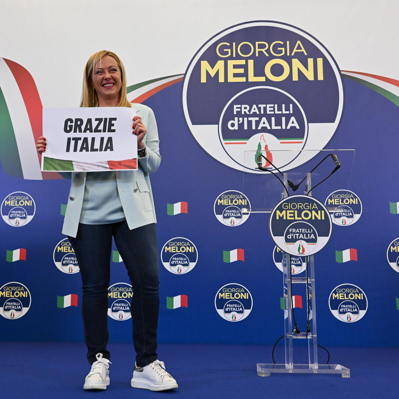 Giorgia Meloni ringrazia l'Italia dal quartier generale di Fratelli d'Italia