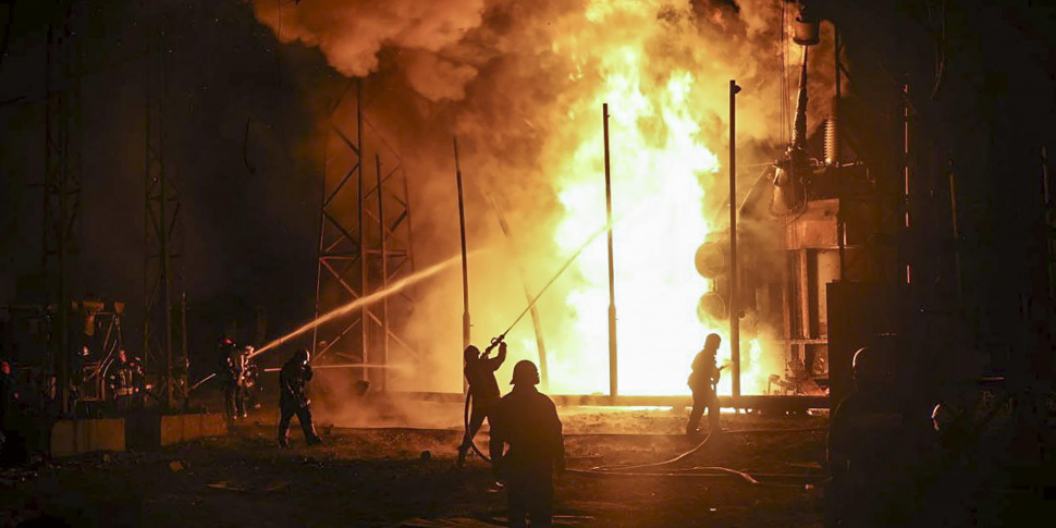 https://assets.gds.it/2022/09/Kharkiv-region-face-energy-and-water-supply-cuts-after-Russian-rockets-hit-infrastructure-facility_65719074-970x485.jpg