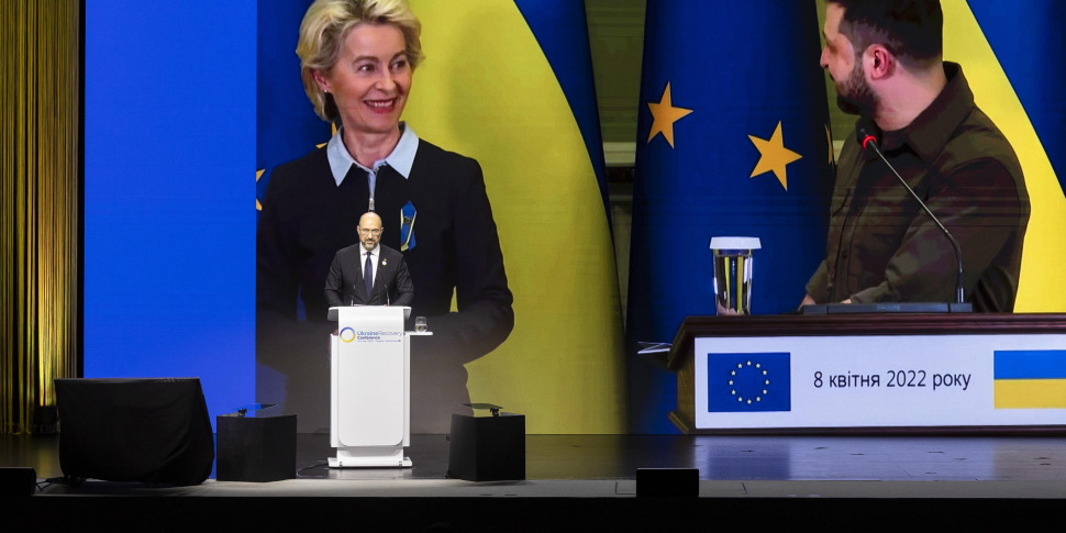 https://assets.gds.it/2022/09/Ukraine-Recovery-Conference-2022x9_65540534-970x485.jpg