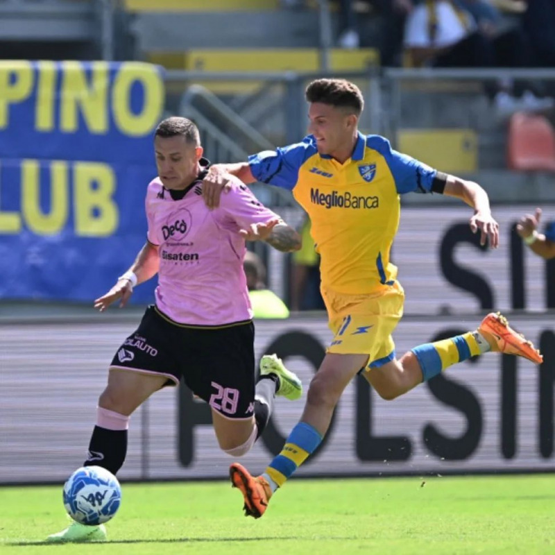 Il centrocampista rosanero Dario Saric in azione