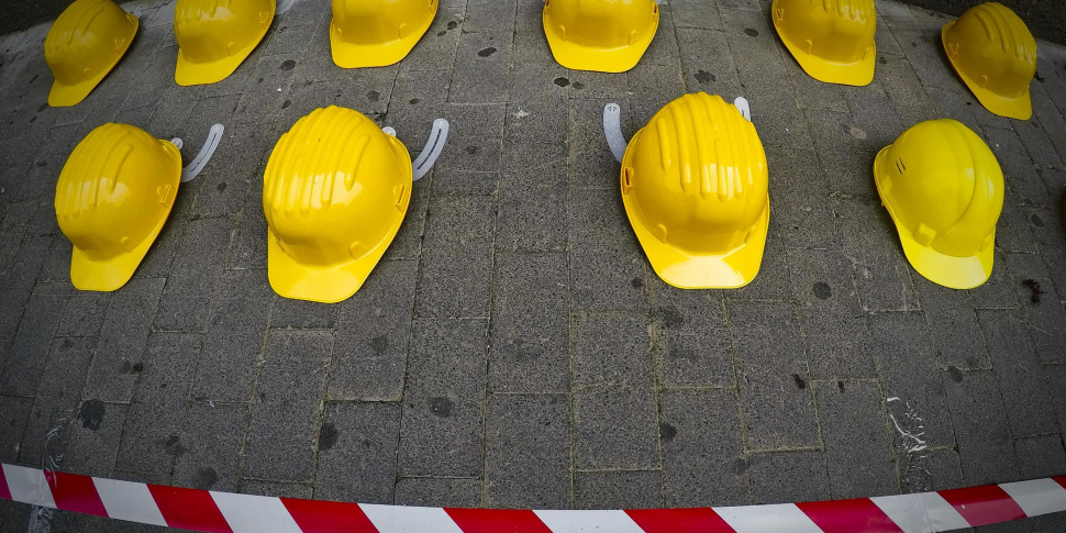 https://assets.gds.it/2022/10/Morti-lavoro-in-8-mesi-677-vittime-quasi-3-al-giorno-_66261189-970x485.jpg