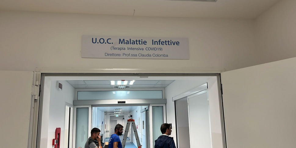 https://assets.gds.it/2022/10/Terapia-intensiva-ospedale-bambini-970x485.jpg
