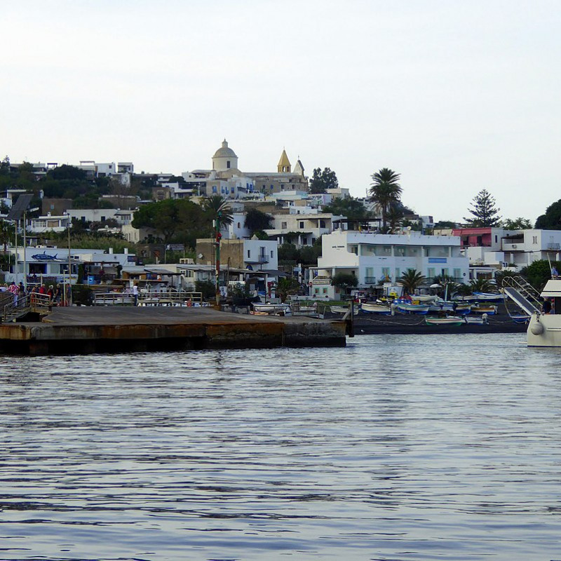 Il porto di Stromboli (foto Notiziarioeolie.it)