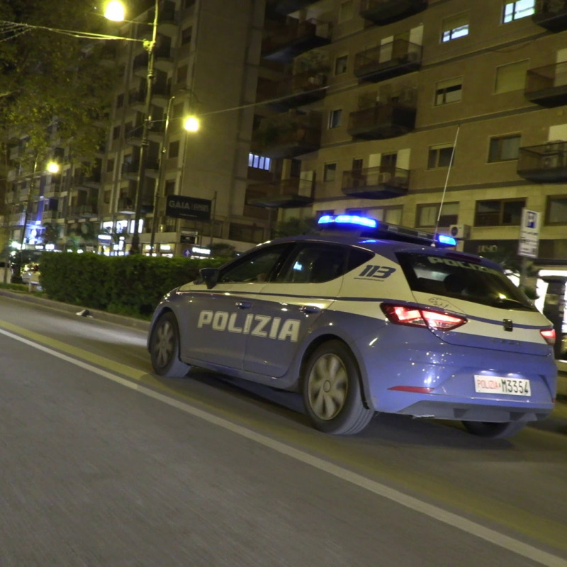 Volanti della polizia in via Libertà, a Palermo