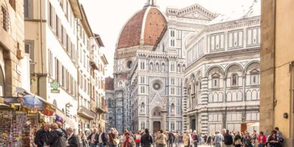 https://assets.gds.it/2022/11/duomo-di-firenze-970x485.jpg