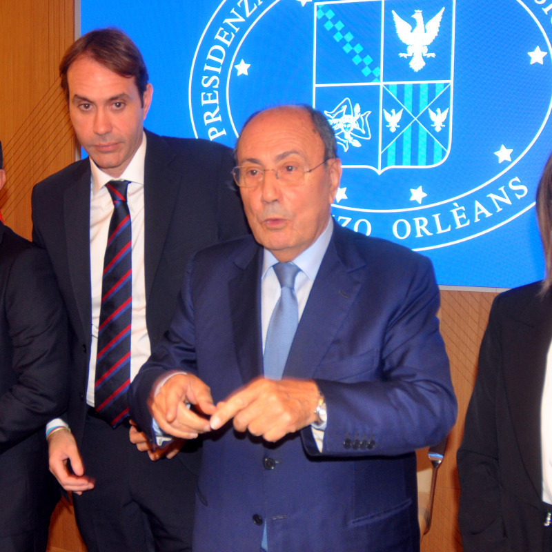 Il vicepresidente Luca Sammartino con il presidente Renato Schifani e altri assessori regionali