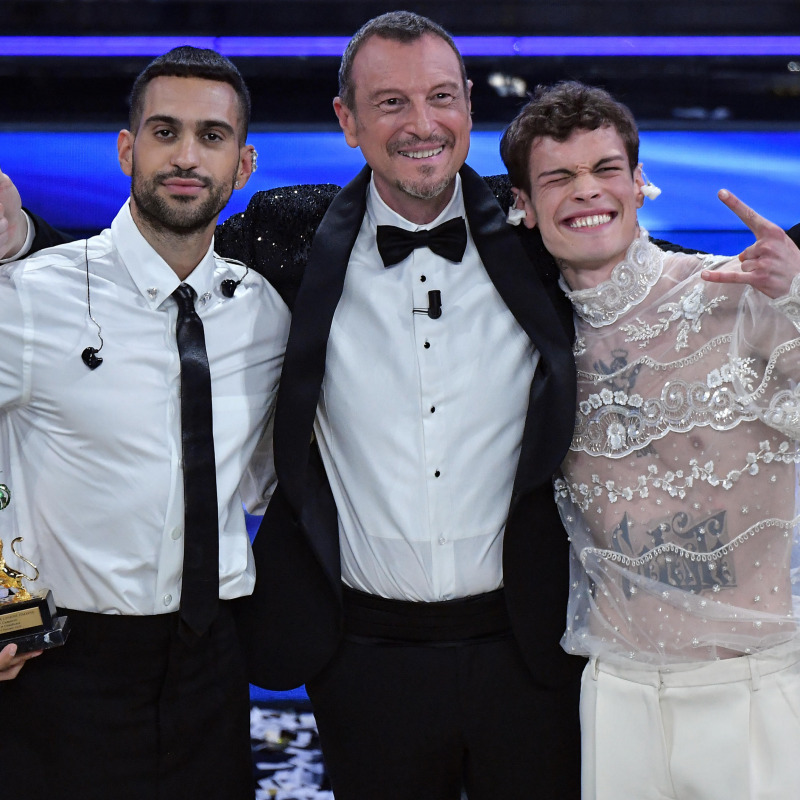 Italian singers Blanco &amp; Mahmood pose with the prize together with Sanremo Festival host and artistic director, Amadeus (C), after winning the 72nd Sanremo Italian Song Festival, Sanremo, Italy, 05 February 2022. The music festival runs from 01 to 05 February 2022. ANSA/ETTORE FERRARI