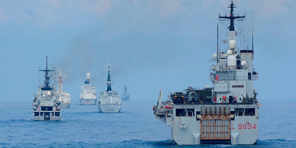 https://assets.gds.it/2022/12/Navi-militari-970x485.jpg