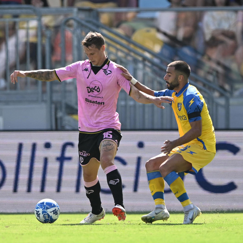 Leo Stulac durante la partita dell'andata contro il Frosinone allo stadio Stirpe(Foto Tullio Puglia)