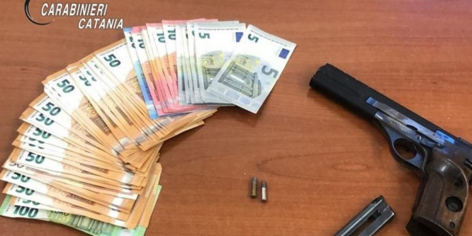 In Casa Aveva Una Pistola E Due Proiettili, Arrestato Un Giovane A ...