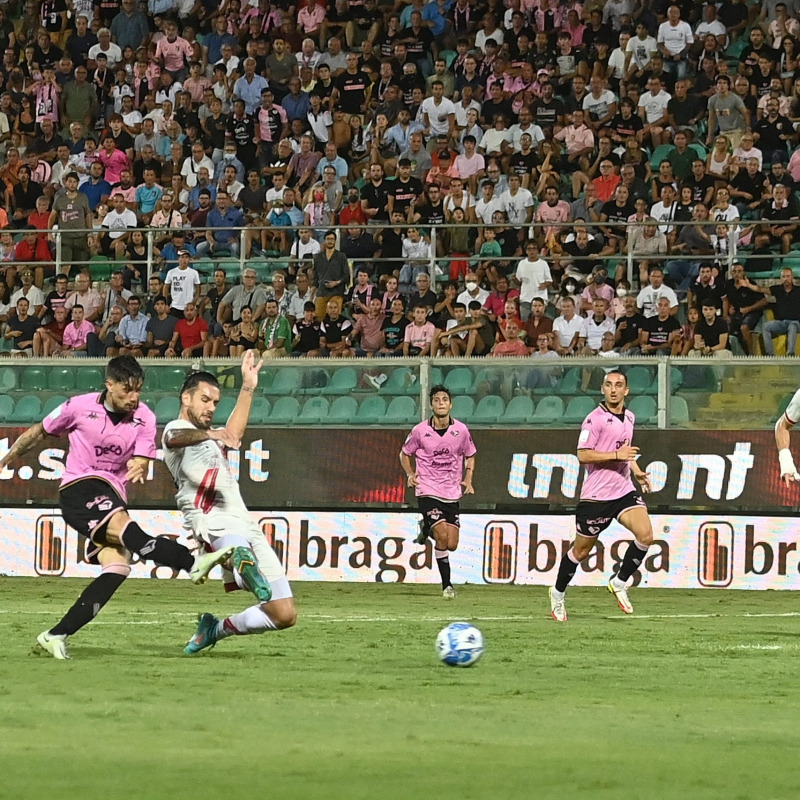 Il raddoppio di Elia nella partita d'andata fra Palermo e Perugia (foto di Tullio Puglia)