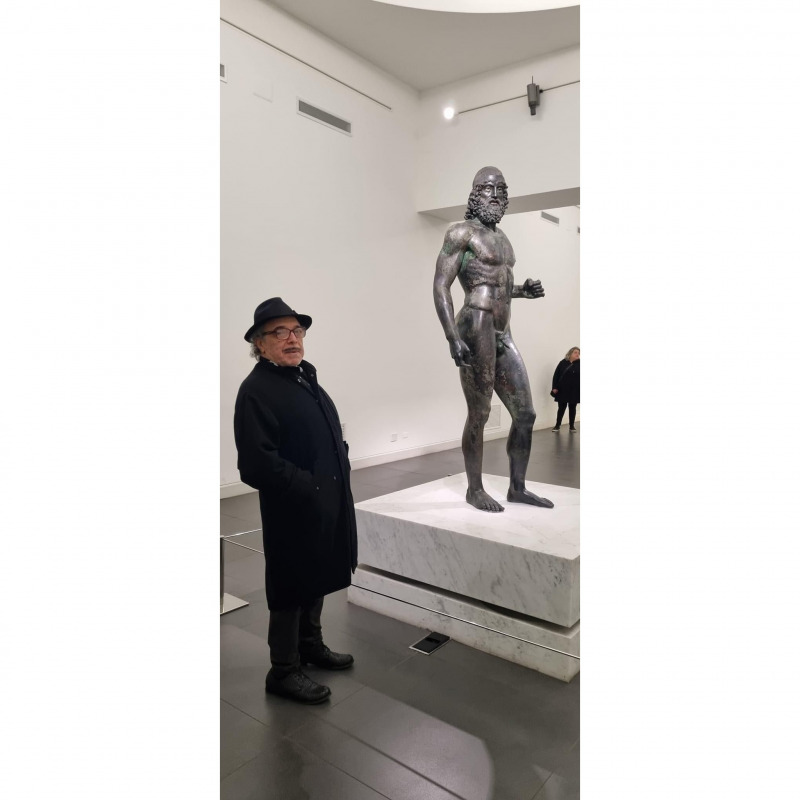 Nino Frassica in visita al museo per vedere i Bronzi di Riace