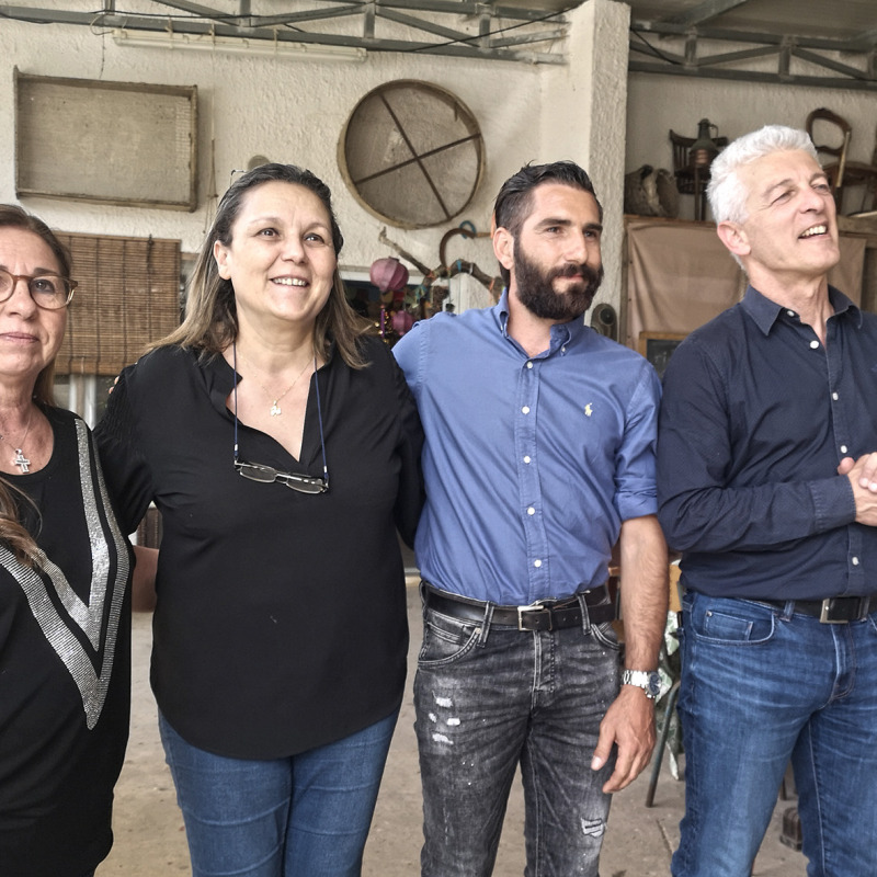 La commissione antimafia in visita alla famiglia Cimarosa nel maggio del 2022: da sinistra Rosa Filardo, Piera Aiello, Giuseppe Cimarosa e Nicola Morra (foto Firreri)