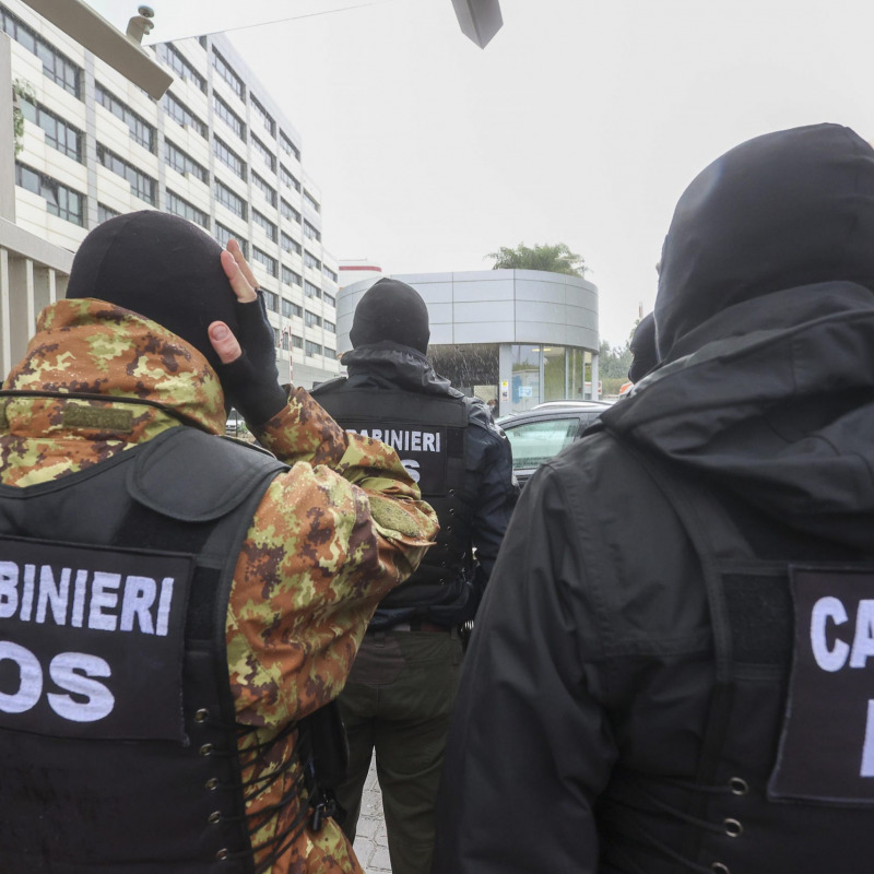 Carabinieri del Ros nei pressi della clinica La Maddalena dove è stato arrestato Matteo Messina Denaro