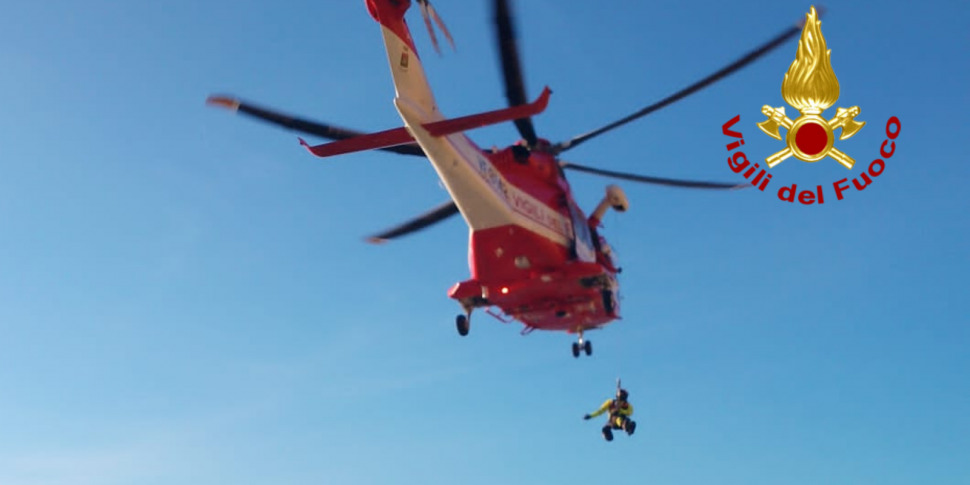 Peripezie in elicottero per atterrare ad Alicudi, ma dopo 15 ore il ...