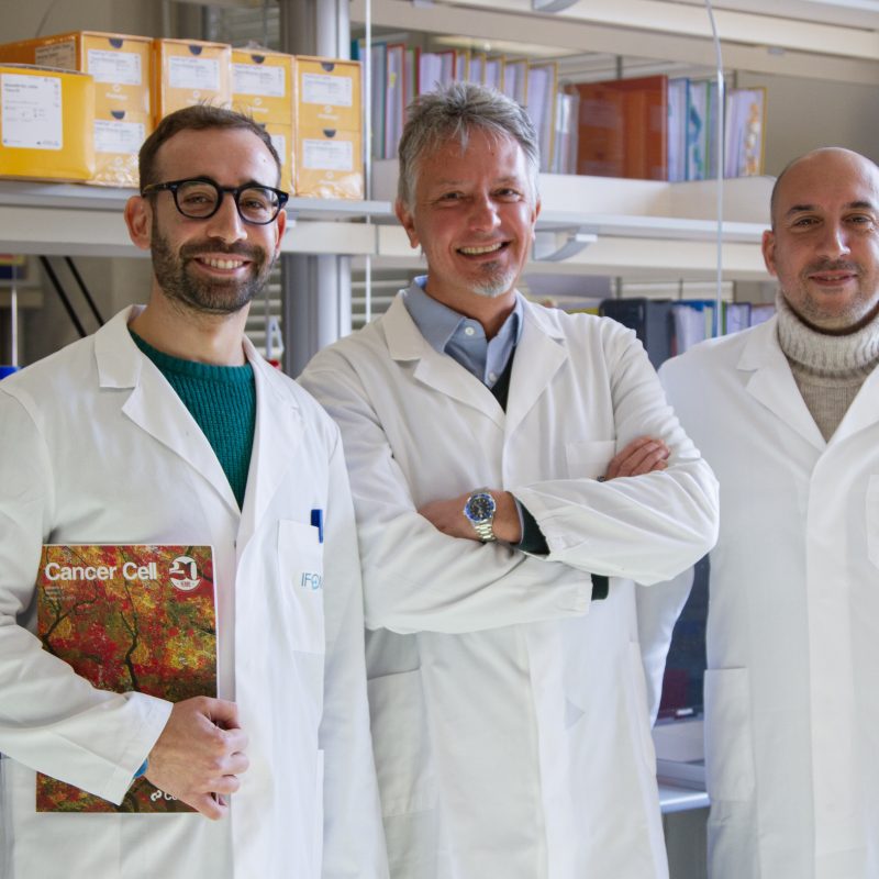Una nuova strategia per la cura del tumore al colon retto: nell'équipe della ricerca, da sinistra Vito Amodio, Alberto Bardelli e Giovanni Germano