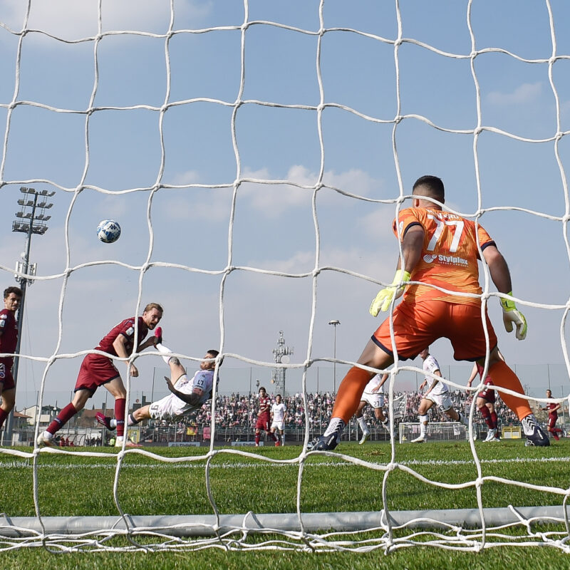 Il gol in rovesciata di Matteo Brunori contro il Cittadella (foto Tullio Puglia)