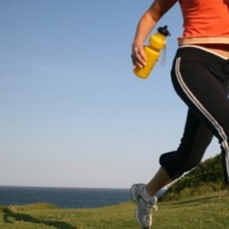 Tenta violenza su donna che fa jogging