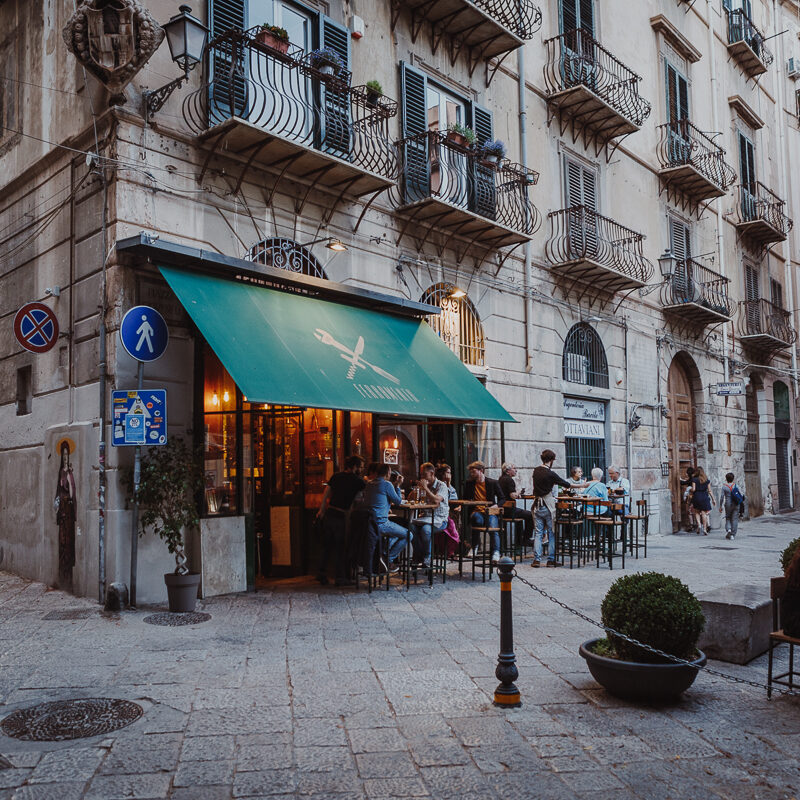 Il pub Ferramenta di piazza Meli (dalla pagina Fb del locale)