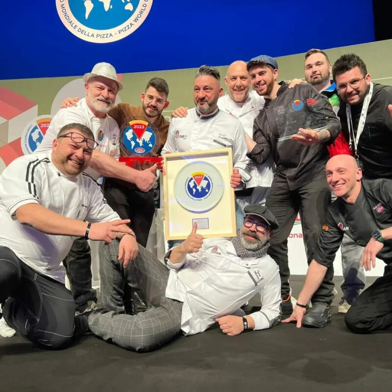 Giuseppe Crimisi vince il campionato mondiale della pizza 2023