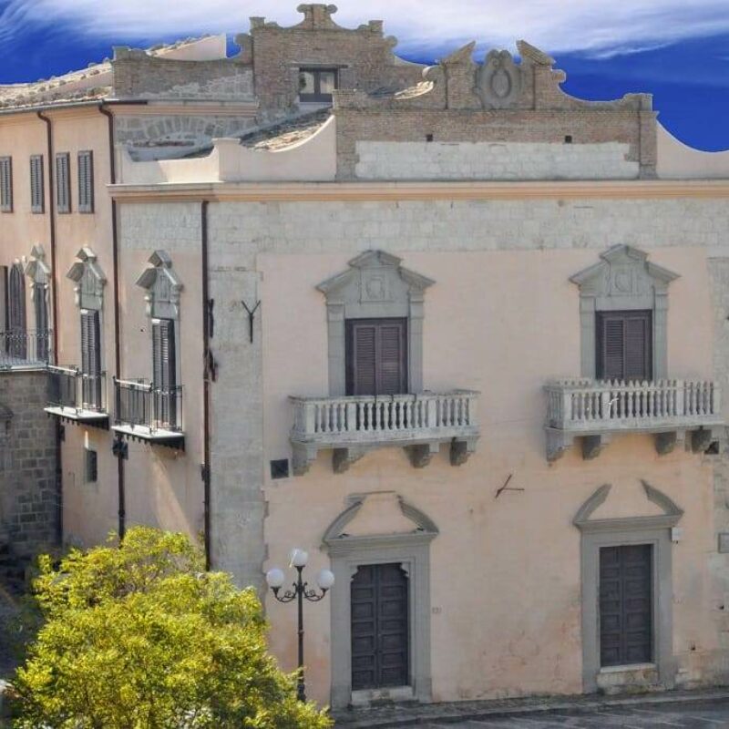 Palazzo Pucci Martinez, a Petralia Sottana: è la sede dell'Ente Parco delle Madonie