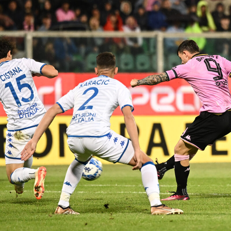 Il gol di Brunori durante la partita di ieri sera contro il Brescia (foto di Tullio Puglia)
