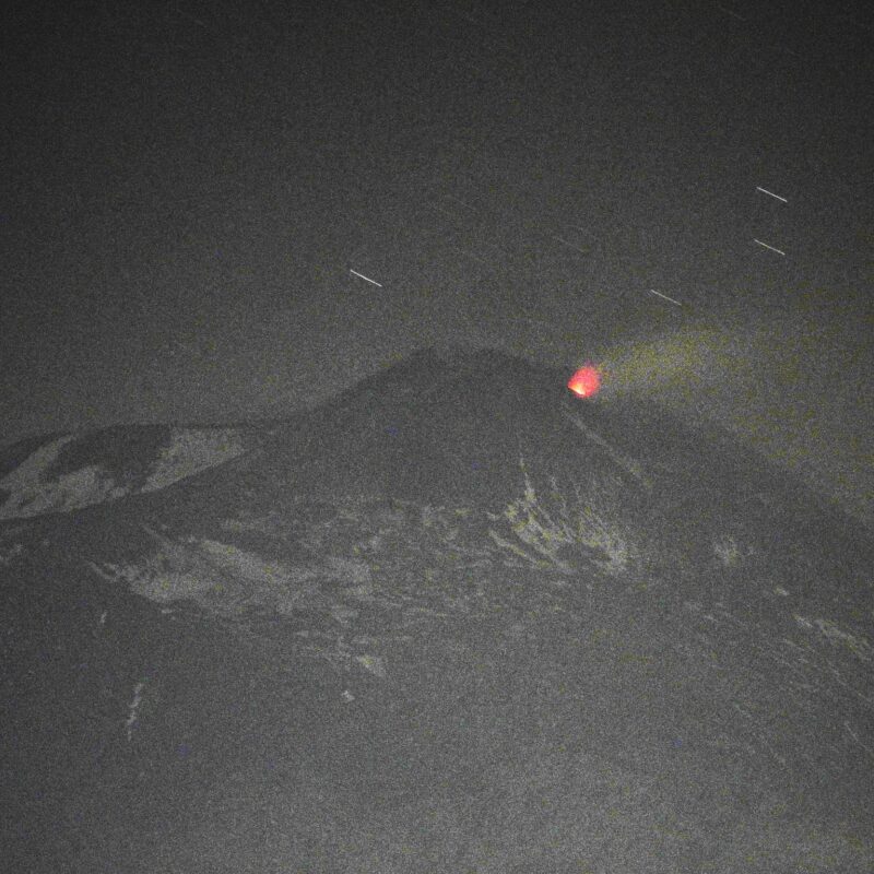 L'Etna nella foto postata su Facebook dal vulcanologo dell’Ingv Boris Behncke