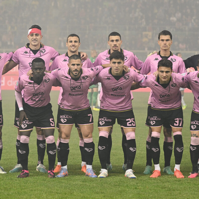 L'undici che ha cominciato la partita con il Brescia, modulo 3-5-22 (foto Puglia)