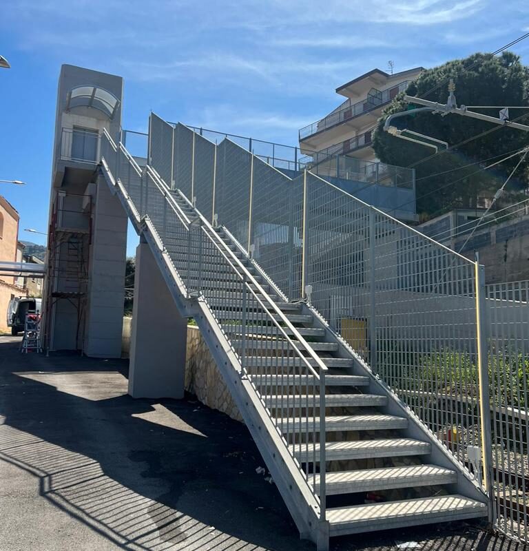 Ferrovie, un sovrappasso per attraversare i binari di Santo Stefano Camastra
