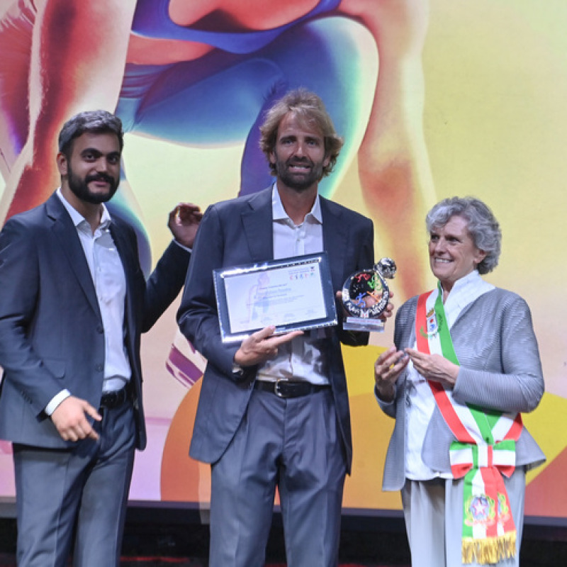 Lassessore allo Sport del Comune di Firenze, Cosimo Guccione, Massimiliano Rosolino e il Sindaco di Fiesole Anna Ravoni alla XXVII edizione del Premio Internazionale Fair Play Menarini