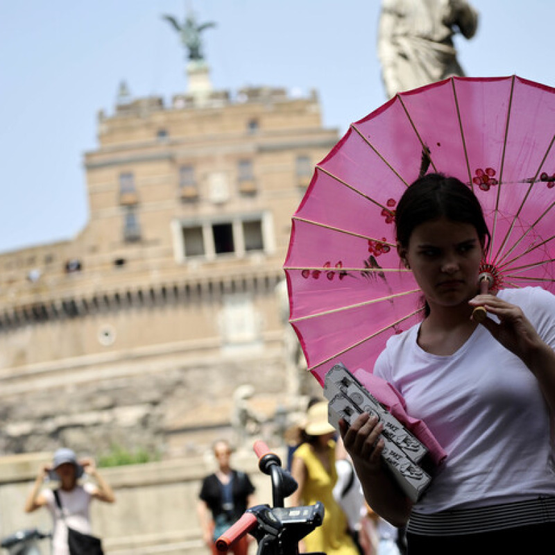 Allarme caldo a Roma, domani 28 punti di aiuto