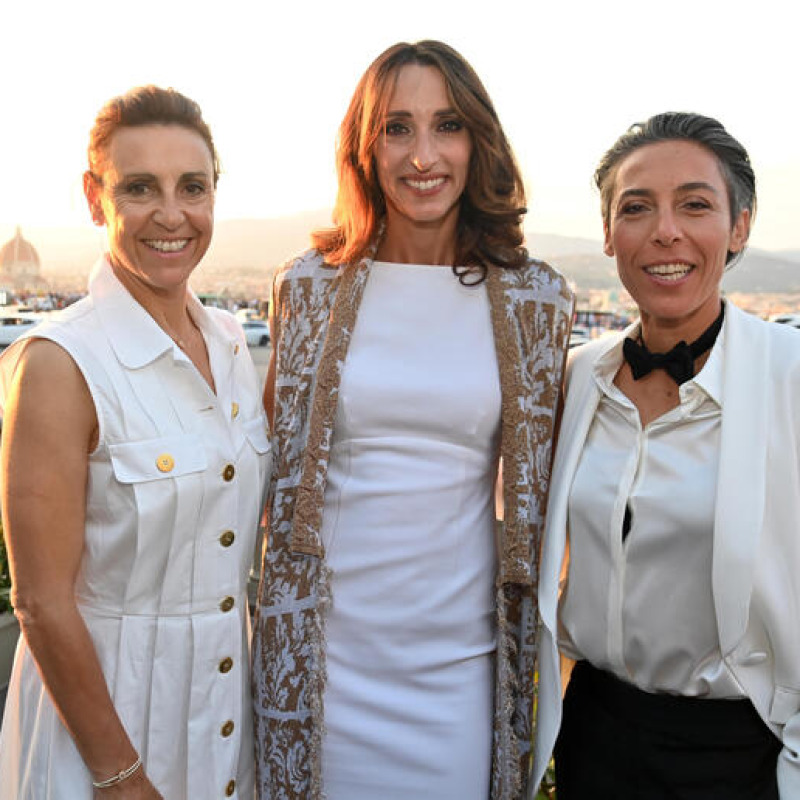 Deborah Compagnoni (S), Elisa Di Francisca e Roberta Schiavone (D) alla XXVII edizione del Premio Internazionale Fair Play Menarini