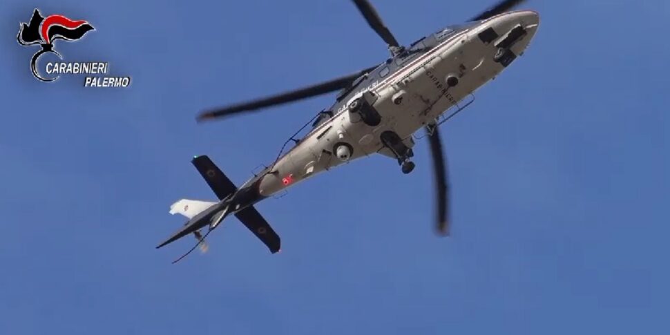 https://assets.gds.it/2023/07/Elicottero-970x485.jpg