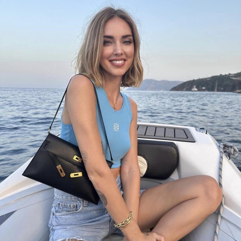 Chiara Ferragni in barca alle Eolie