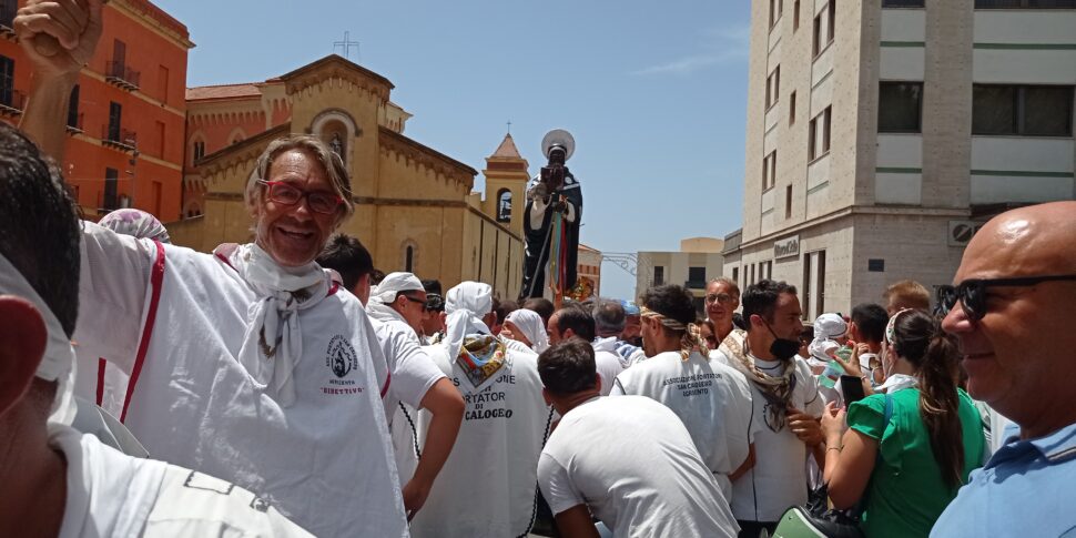 Agrigento, fedele colto da infarto durante la processione di San ...