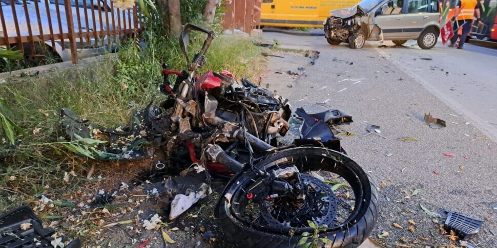 https://assets.gds.it/2023/07/incidente_giampilieri-970x485.jpeg