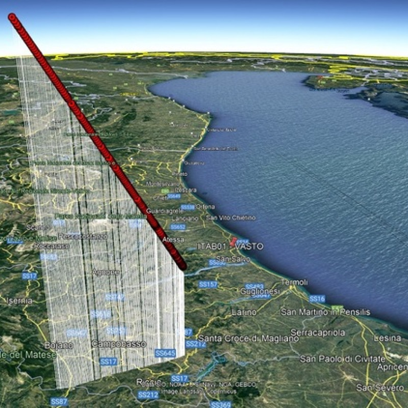 Ricostruzione della traiettoria del bolide (fonte: Prisma, Google Earth)