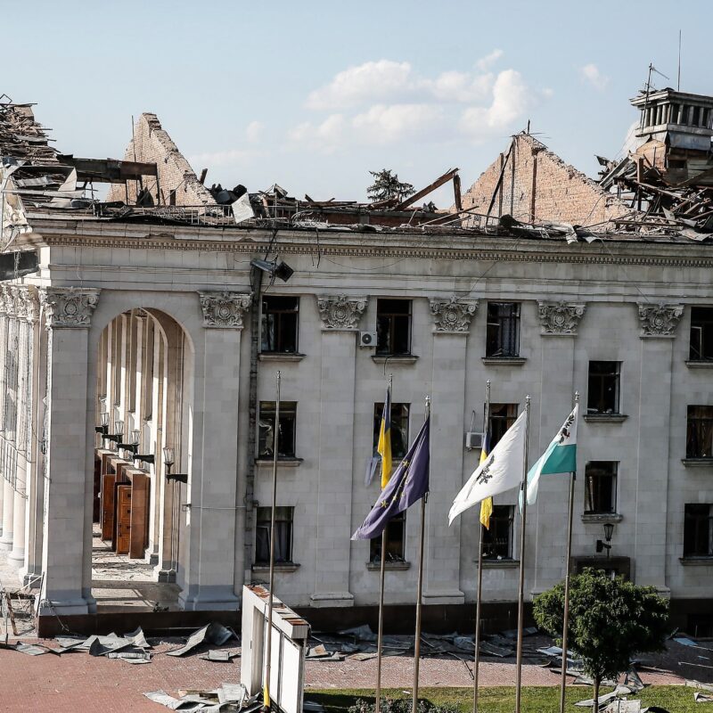Il teatro di Chernihiv dopo l'attacco missilistico russo