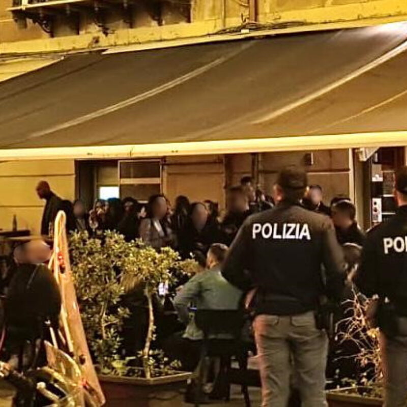 La polizia controlla i luoghi della movida, a Palermo