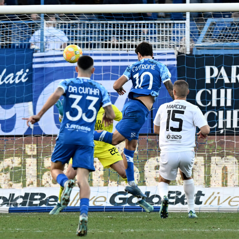 Il gol di Cutrone al primo minuto del secondo tempo (foto di Tullio Puglia)