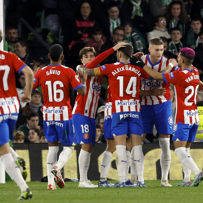 I giocatori del Girona esultano dopo un gol