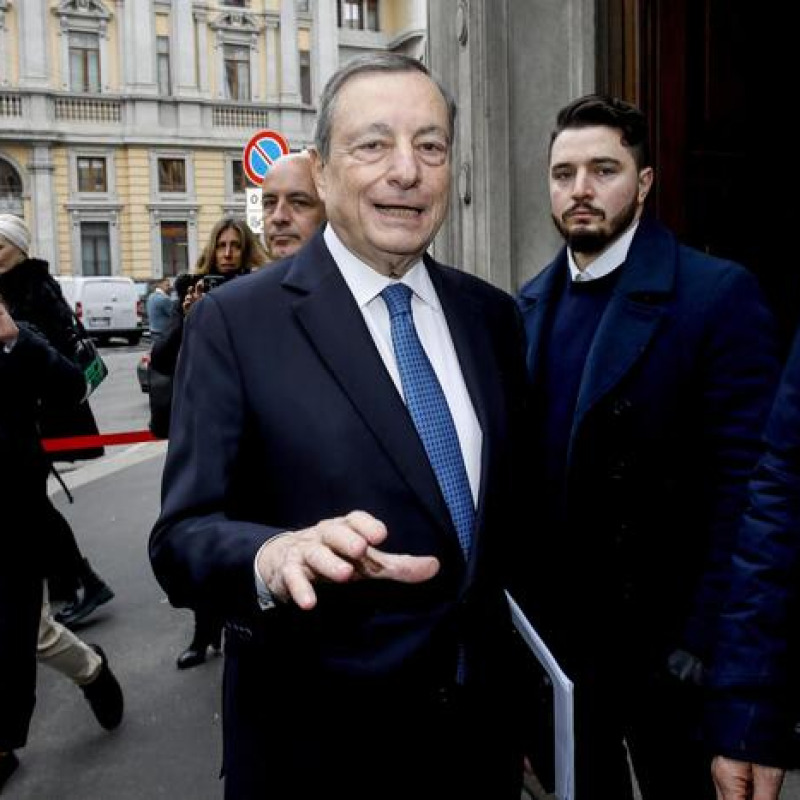 Draghi: "L'economia Ue è indebolita, serve una road map"