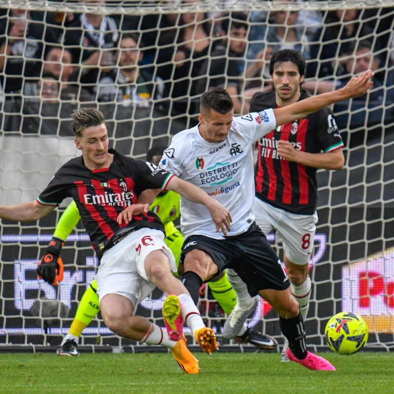 Matteo Gabbia al Milan nella gara contro lo Spezia dello scorso campionato (foto di Fabio Fagiolini/Ansa)