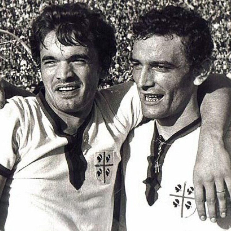Gigi Riva con l'altro attaccante del Cagliari scudettato, Sergio Gori, detto Bobo, morto l'anno scorso