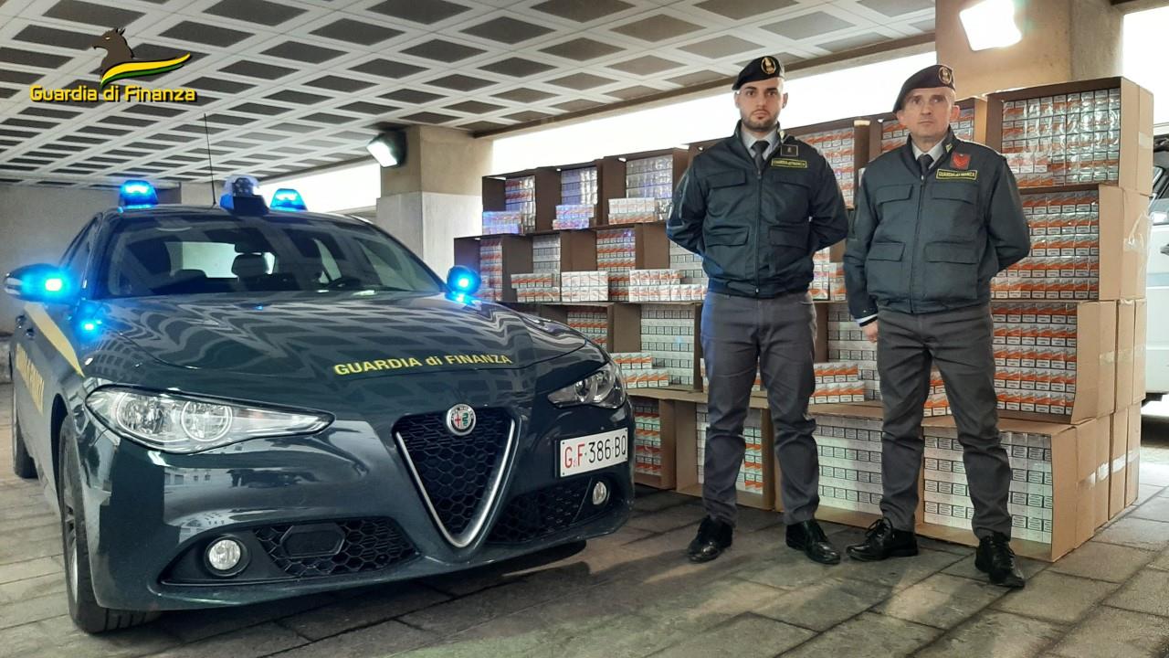 Palermo, la finanza blocca un carico con due tonnellate di sigarette di  contrabbando: 2 arresti - Giornale di Sicilia