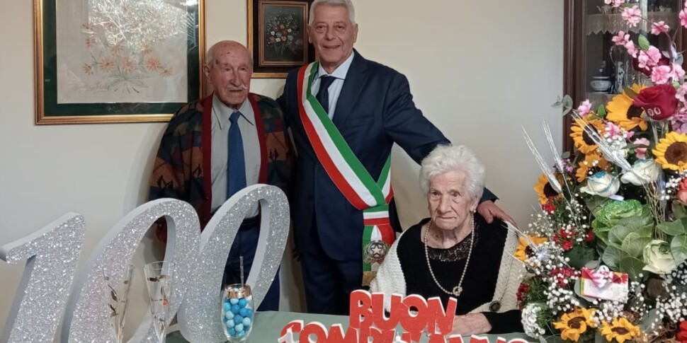 Nonna Da Record A Capaci Grande Festa Per I Cento Anni Di Paola