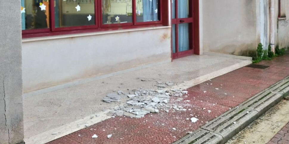 Scuola Lanza di Carini, topi morti in cortile dopo la