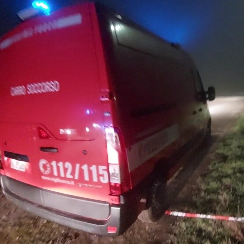 È di Giovanna Pedretti il cadavere ritrovato nelle acque del Lambro a Sant'Angelo Lodigiano. La donna risulta essere arrivata sul posto a bordo della sua Fiat Panda, ora posta sotto sequestro dagli investigatori. La commerciante nei giorni scorsi aveva risposto ad una recensione sul suo ristorante ad un cliente che si lamentava della presenza di gay e disabili. L'ipotesi che sta prendendo piede è quella di suicidio, 14 gennaio 2024. ANSA/MAZZA