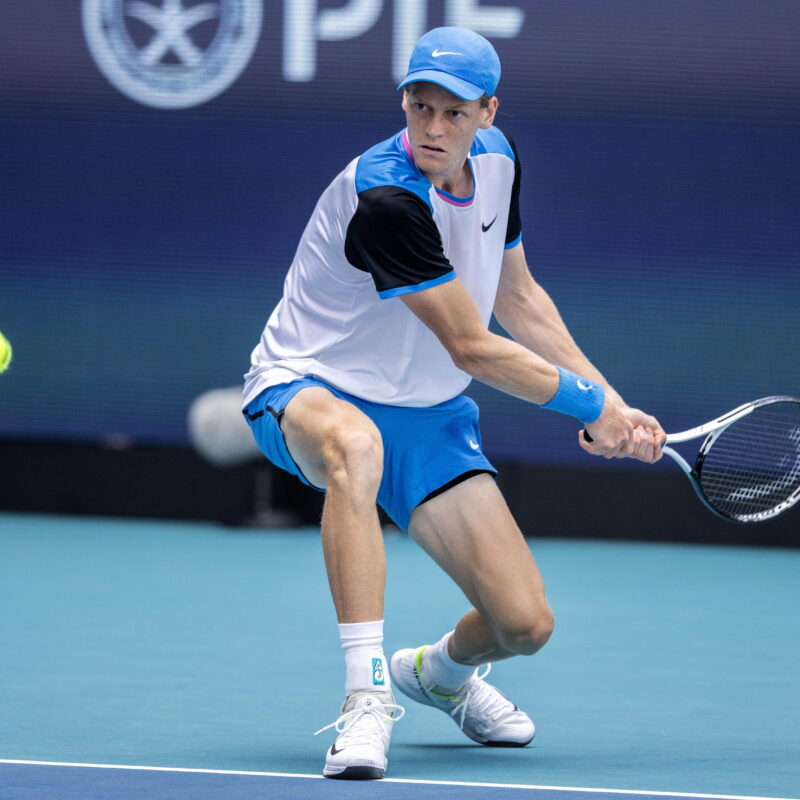 epa11250396 Jannik Sinner of Italy in action against Daniil Medvedev of Russia during the semifinals of the 2024 Miami Open tennis tournament at the Hard Rock Stadium in Miami, Florida, USA, 29 March 2024. EPA/CRISTOBAL HERRERA-ULASHKEVICH