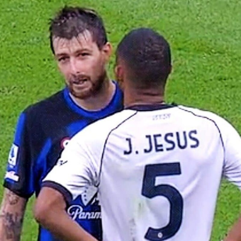 Acerbi e Juan Jesus durante Inter-Napoli